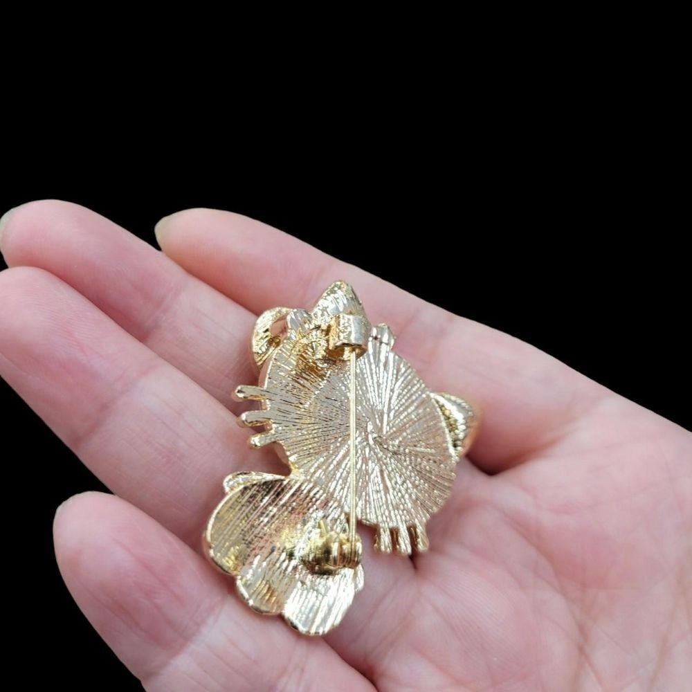 Brand New Hello Kitty Rhinestone Gold With Pink Ribbon Brooch Pin - Picture 2 of 5